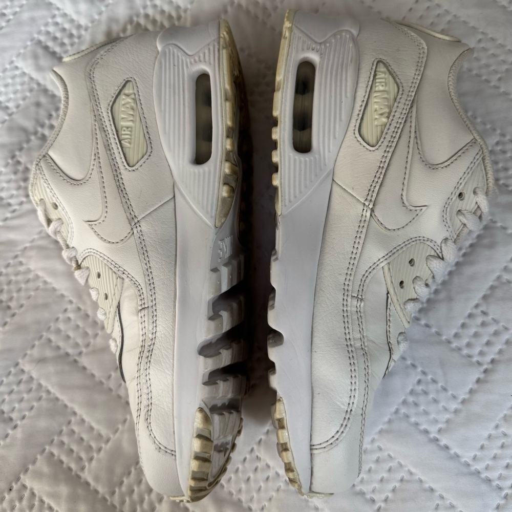 Nike Air Max White Leather Sneakers Activewear Running Shoes Boy Size 5Y US - Picture 9 of 10